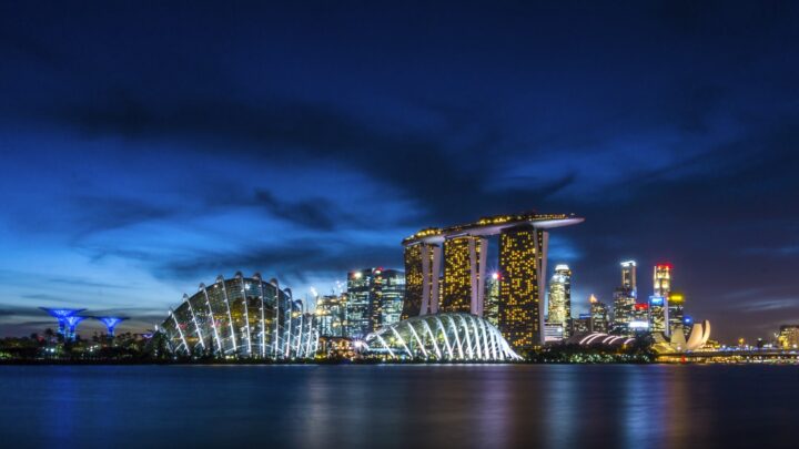 Singapore city skyline at Marina Bay